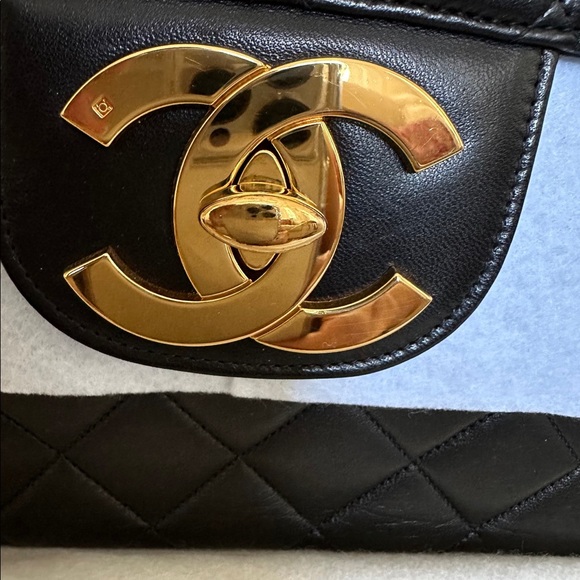 Vintage Chanel jumbo bag - Picture 4 of 16